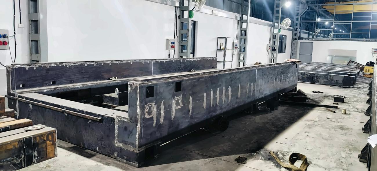 Laser cutting machine body